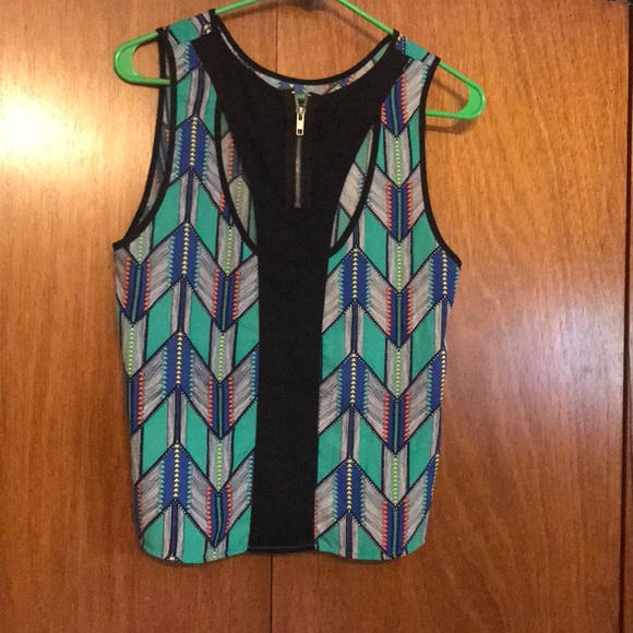 Geometric Tank - Picture 2 of 3